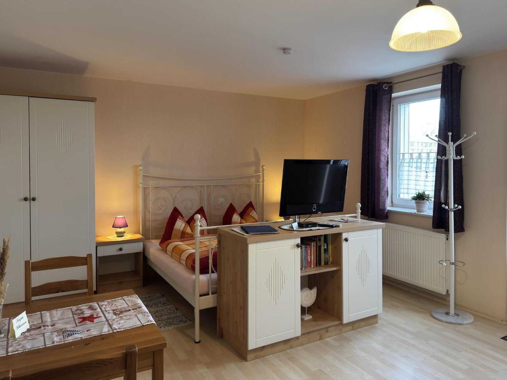 Pretty Apartment In Wiek With Garden Wiek auf Ruegen Exterior foto